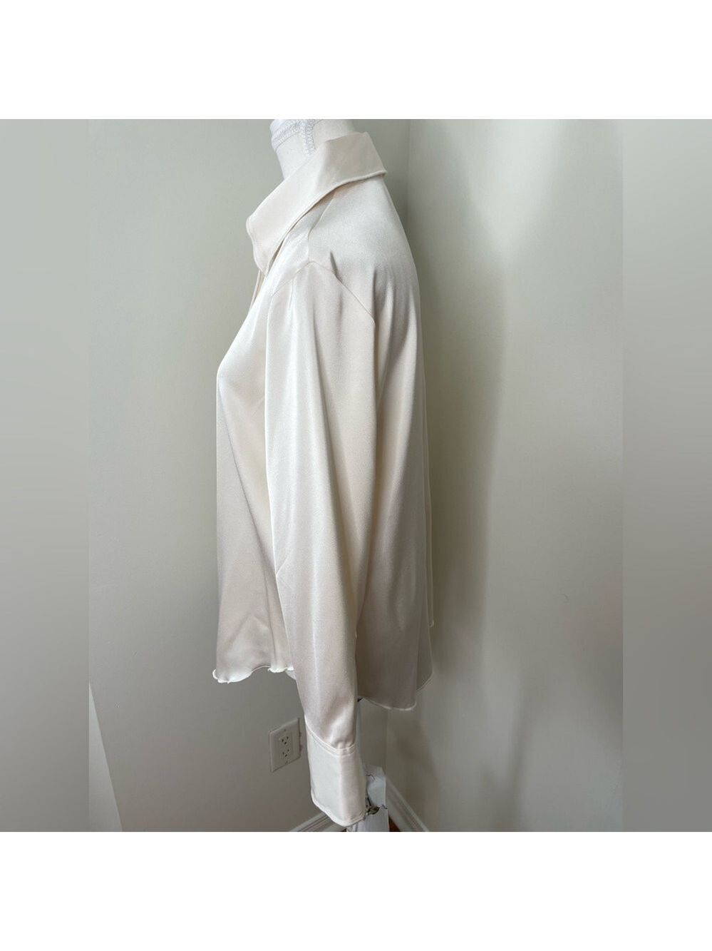 NWT H&M Satin Button Down Blouse M - Picture 6 of 13